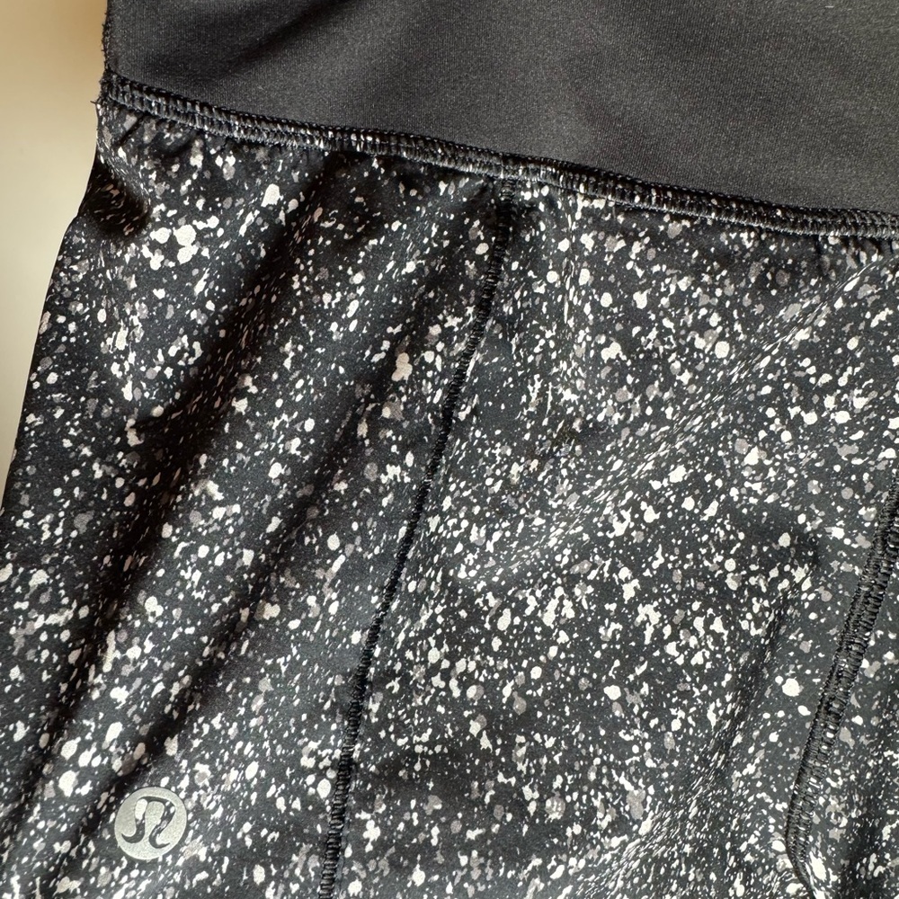 Lululemon Fast and Light Short - Size 6 - Picture 4 of 7